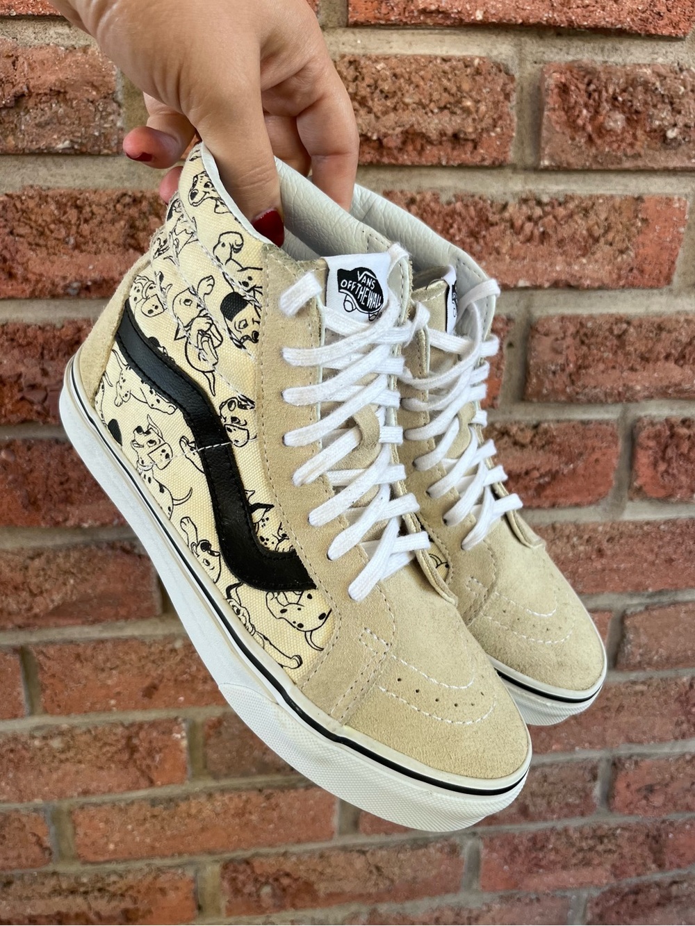 RARE Disney x Vans 101 Dalmatians High Tops Women’s 6.5